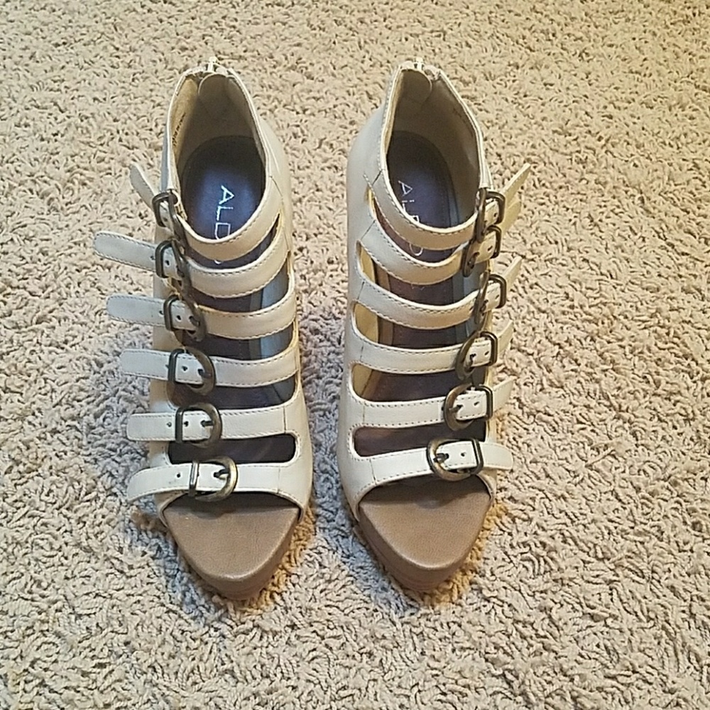 Women's shoes